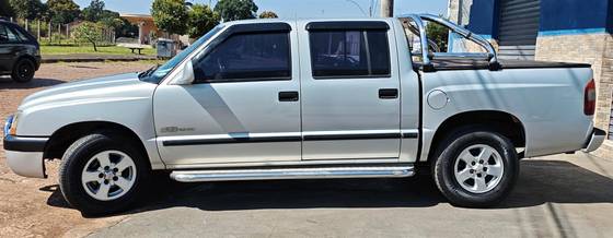 CHEVROLET S10 2.8 DLX 4X2 CD 12V TURBO INTERCOOLER DIESEL 4P MANUAL CHEVROLET S10 2.8 DLX 4X2 CD 12V TURBO INTERCOOLER DIESEL 4P MANUAL